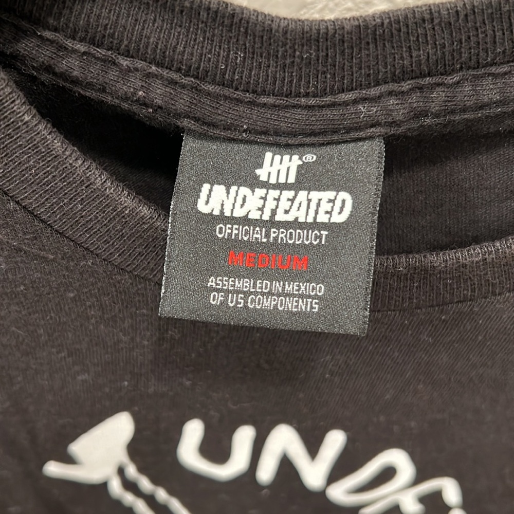 Undefeated T Shirt - “Play Dirty” - size Medium - Picture 4 of 7